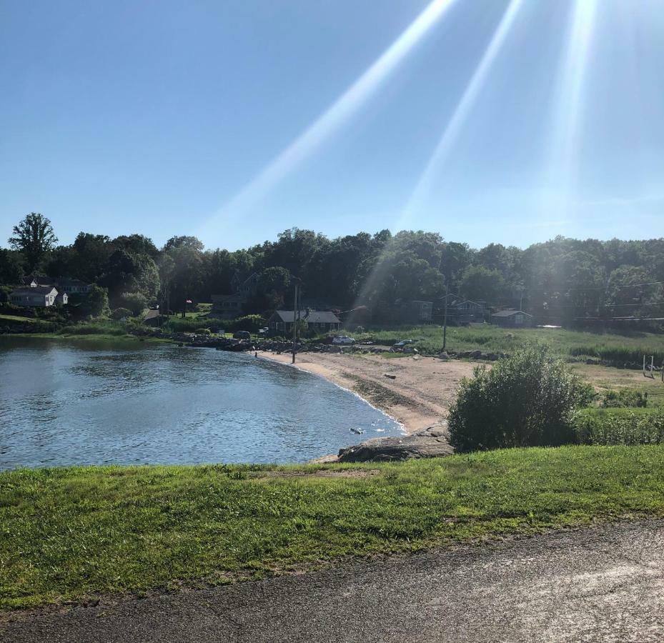 Cozy Garden Apartment Along The Shoreline Guilford Exteriör bild